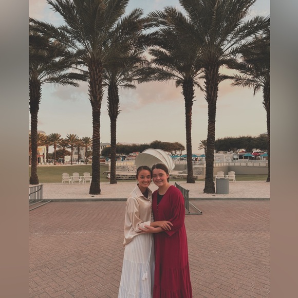 Meet your Posher, Breanna - Picture 3 of 11